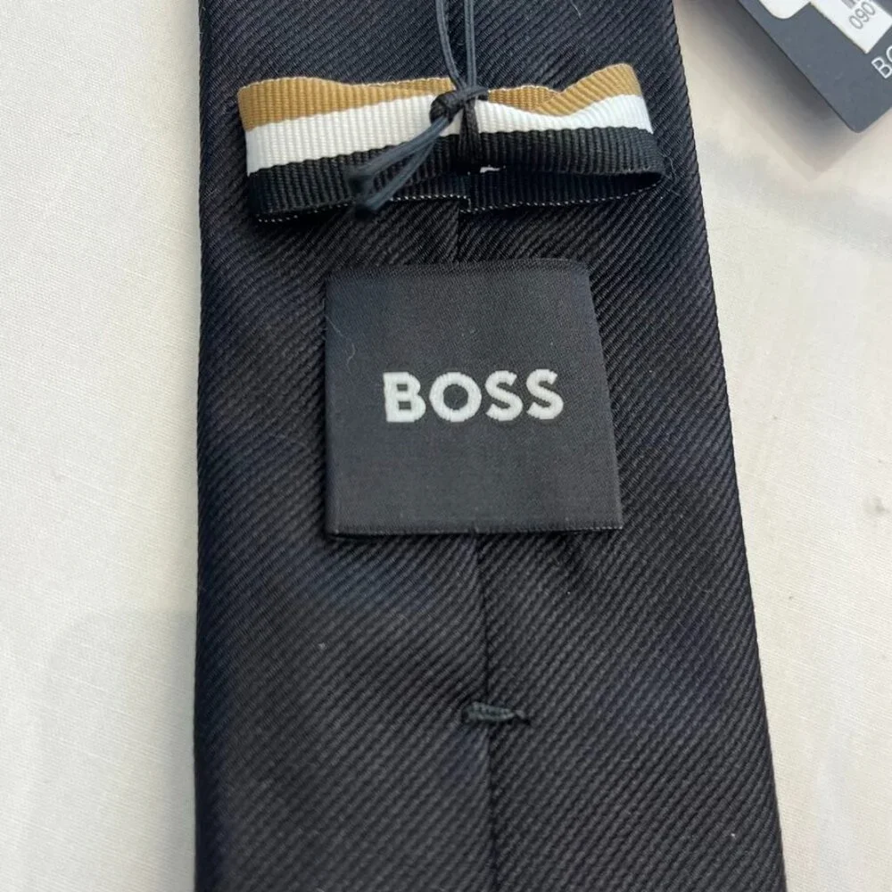 Boss solid silk